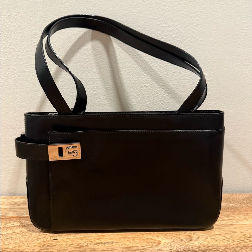 Ferragamo Black Leather Shoulder Bag